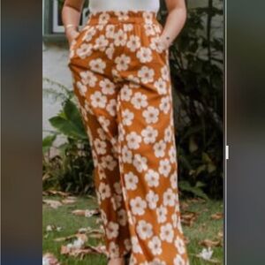 Chic Floral Wide-Leg Pants - Brown and White